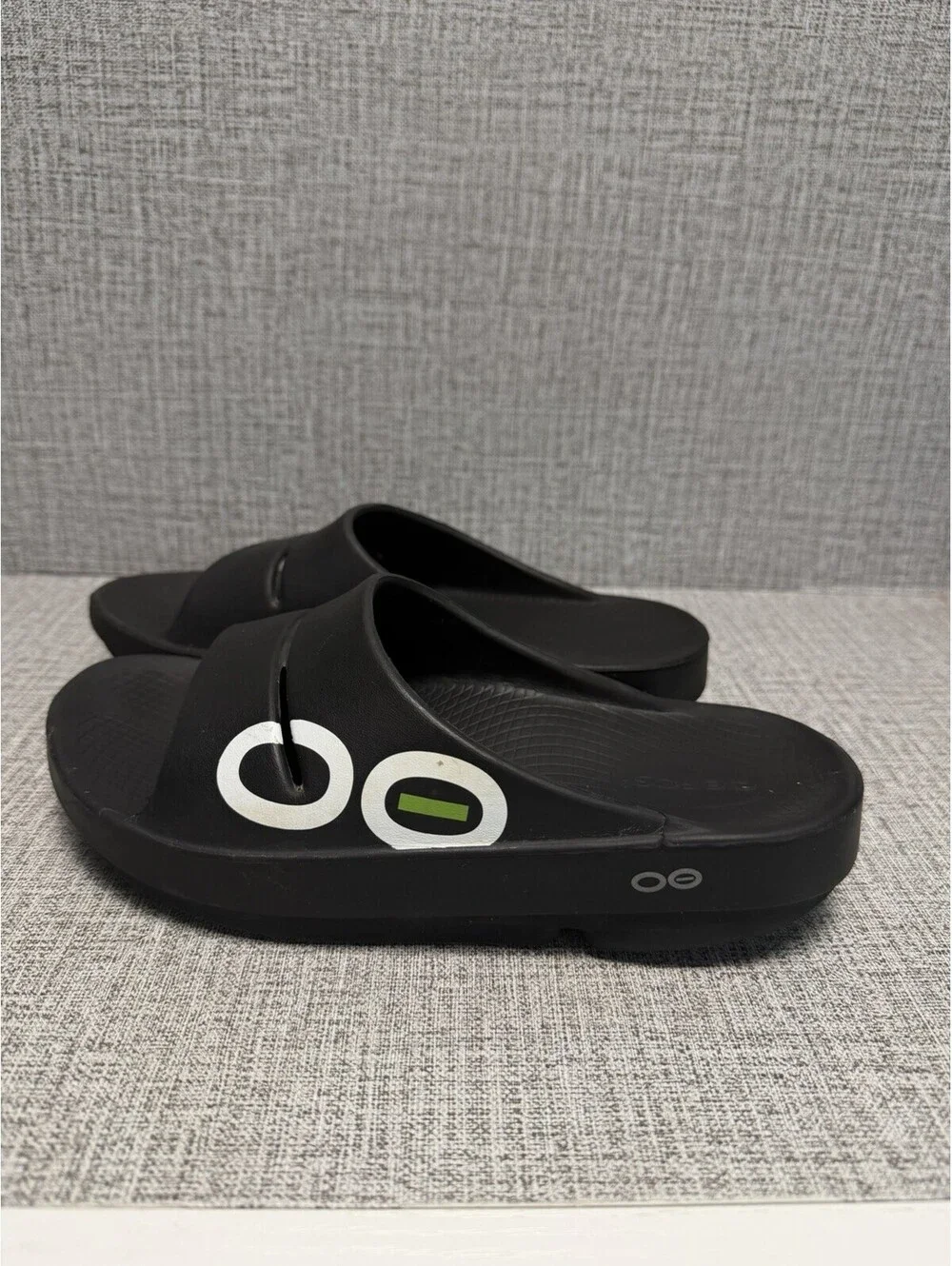 OOFOS Men's Black/White OOahh Sport Recovery Slides M5 W7 EU 38